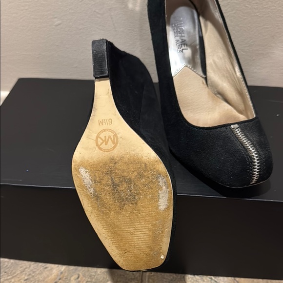 Michael Kors Black Suede Heels GUC - Picture 7 of 8
